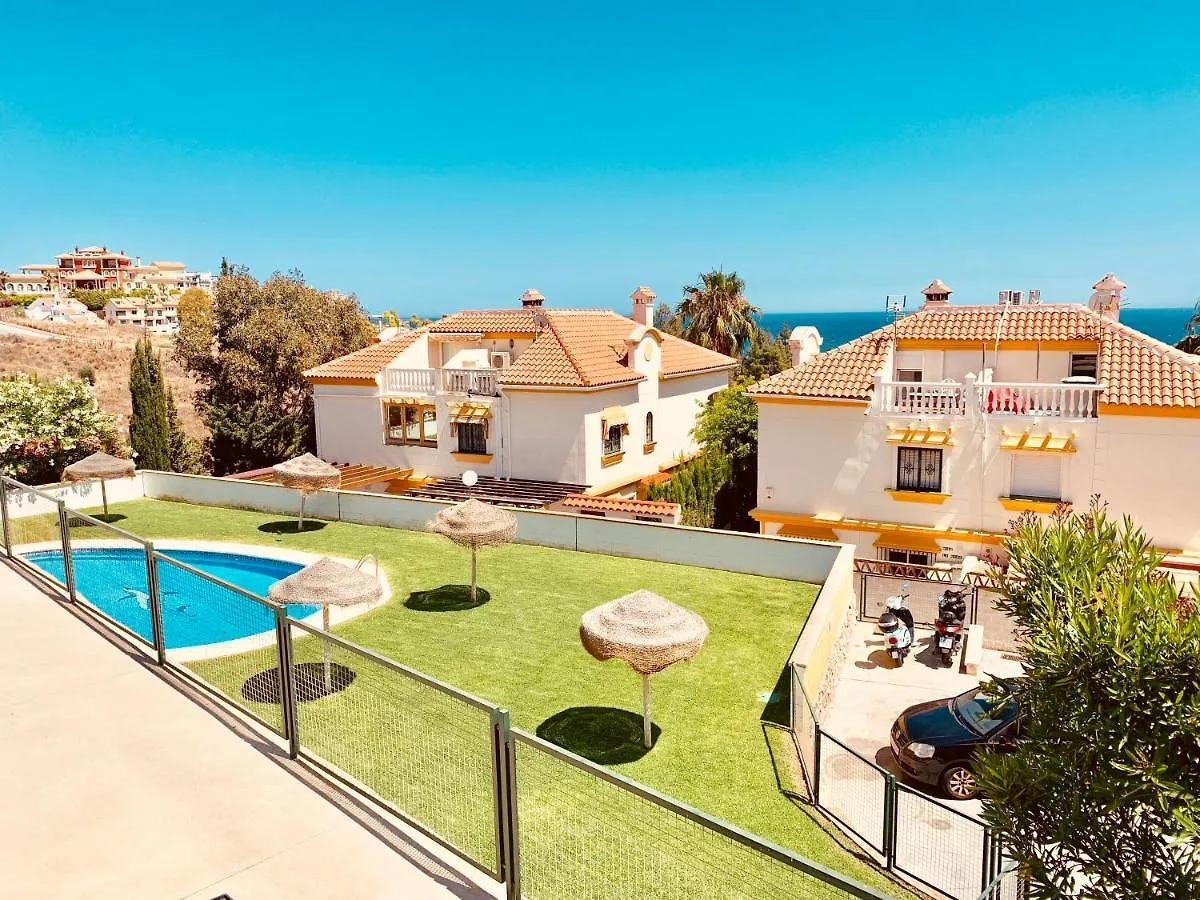 Superb Villa By The Sea Benalmádena