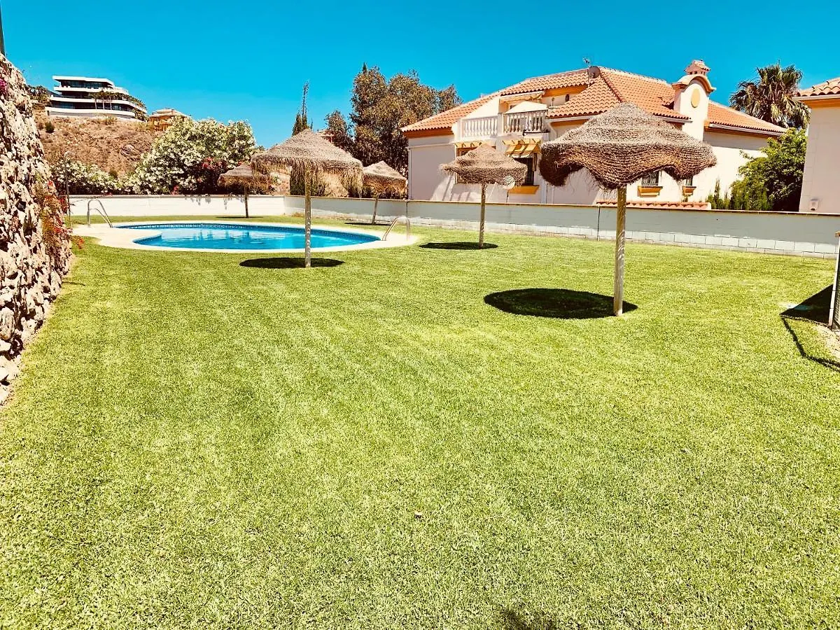 Superb Villa By The Sea Benalmádena